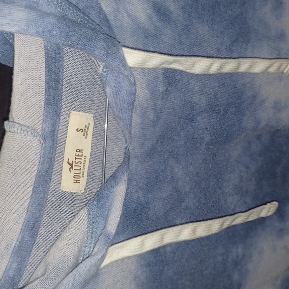 😁3/$12 Hollister fleece Hooded Top - Picture 3 of 4